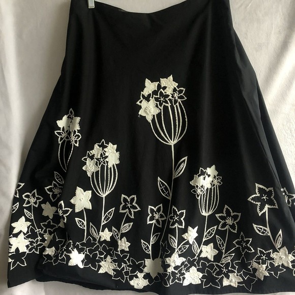 Gracie & Me Black & White Floral Midi Skirt w/Sequins & Beads Size 14 - Picture 2 of 9